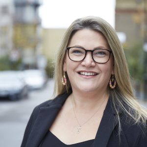 Caroline bio